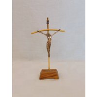 Kleine Kruzifix Basis Aus Olivenholz 1970Er Jahre Tisch Kirche Messing Dekor Religiöse Objekte Gebetsgeschenk Muttertag Christliche von ItalyVintageDream