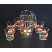 Seltenes Set Von 6 Gläsern Mit Krug, Gläser Blumen Verziert, Wasserkrug, Dekanter, Farbiges Glas, Wassergläser Weihnachtsgeschenk von ItalyVintageDream
