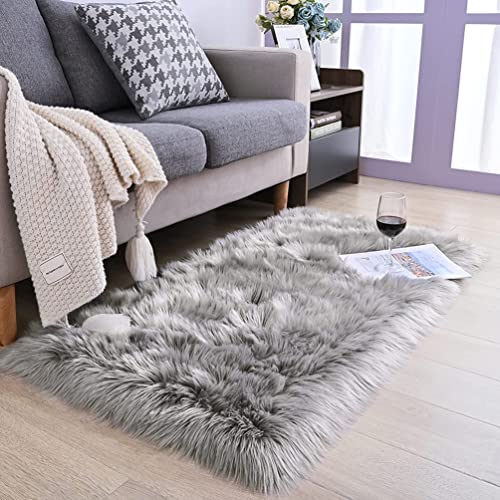 JXLOULAN Faux Lammfell Schaffell Teppich Grau 50x150 cm, Weicher Flauschiger Teppich Wohnzimmer Deko, Longhair Fell Lammfellimitat Carpet für Stühle Sofa Schlafzimmer Kinderzimmer von JXLOULAN