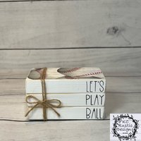 Baseball-Thema Mini-Holzbuchstapel/Let's Play Ball/Tier-Tablett-Dekor/Baseball-Tiertablett/Bauernhaus/Holzbücher/Baseball/Baseball von KCRusticDesignsCo