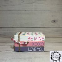 Valentinstag Bücher/ Tablett/ Mini Buch Bündel/ Bücherstapel/ Be Mine/ Xoxo/ Love You/ von KCRusticDesignsCo