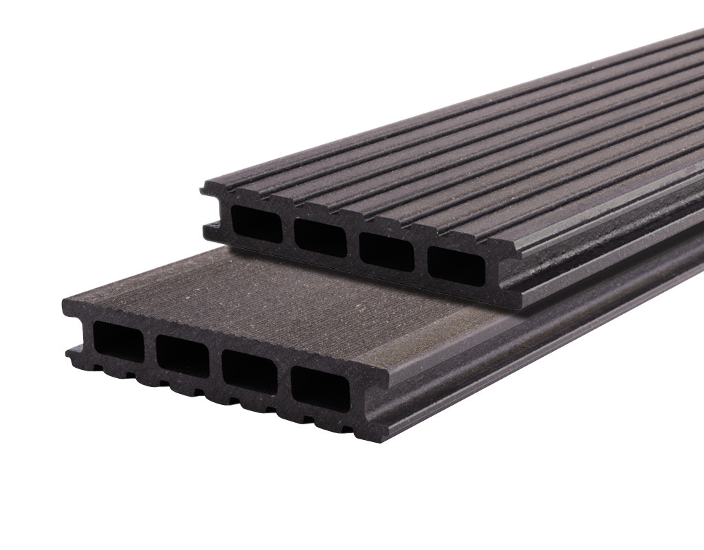 KOVALEX Terrassendiele WPC graubraun gebürstet deutsche Herstellung - Stärke/Breite 26x145 mm, Länge 4 m, fein geriffelt / grob geriffelt, von KOVALEX