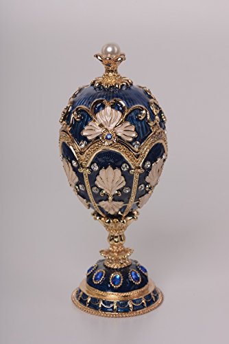 Keren Kopal Schmuckkästchen im Fabergé-Ei mit einer Perle auf der Oberseite von Keren Kopal