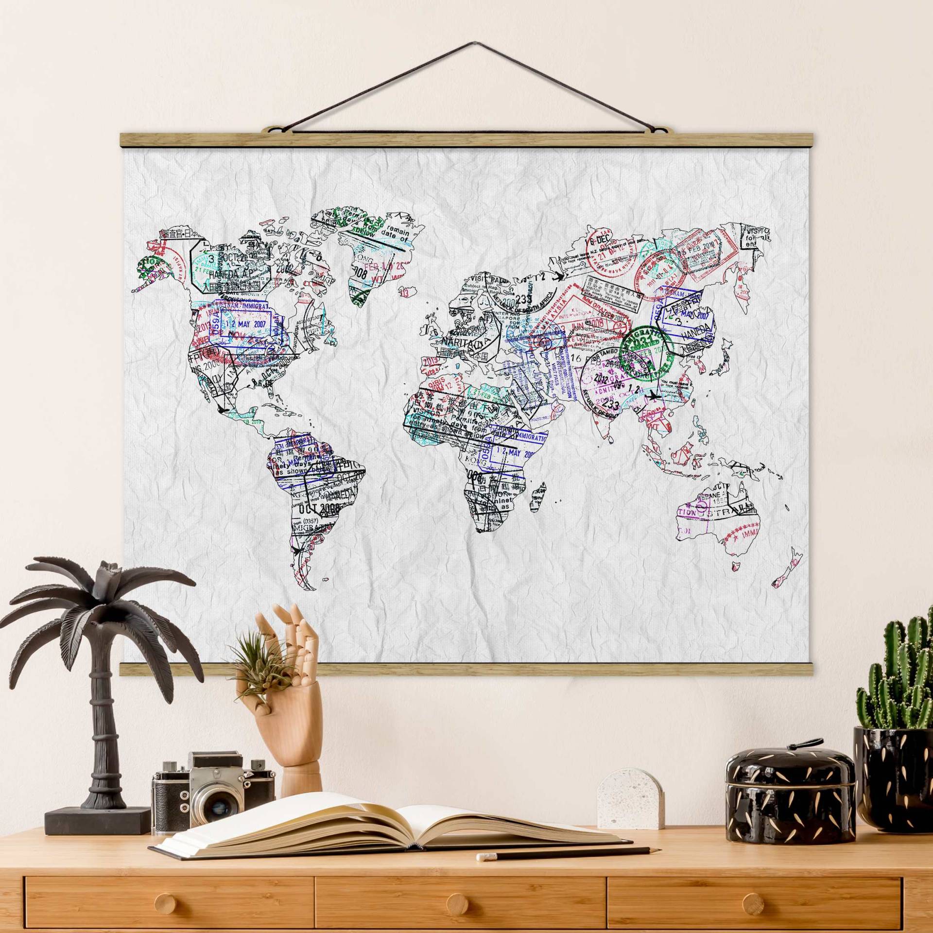 Stoffbild mit Posterleisten Reisepass Stempel Weltkarte von Klebefieber