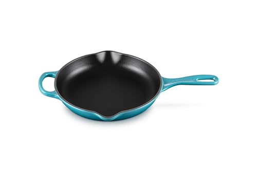 Le Creuset Signature Gusseisen Brat- und Servierpfanne, Rund, Ø 23 cm, Für alle Herdarten inkl. Induktion geeignet, 1,93 kg, Karibik, 20182231700422 von LE CREUSET