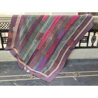 Handgefertigte Alte Sari-Patchwork-Kantha-steppdecke, Beste Qualität, Handgenähte Decke von LazuWork