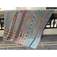 Vintage Kantha Quilt, Vintage Sari Quilt, Decke, Handgemachte Twin Size Bettdecke, Recycelte Kantha, Reversible Quilt, Ethno Quilt von LazuWork