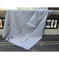 Weißer Vintage Kantha Quilt, Handgefertigter Baumwolle Sari Überwurf, Boho Decke von LazuWork