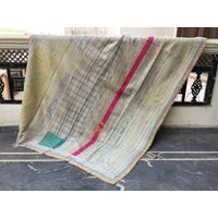 Wohnkultur Vintage Kantha Quilt, Patchwork Handgefertigte Baumwolle Sari Decke, Boho Decke von LazuWork
