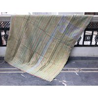 Wohnkultur Vintage Kantha Quilt, Patchwork Handgefertigte Baumwolle Sari Decke, Boho Decke von LazuWork