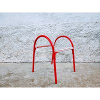 Vintage Metall Gartenstuhl/Memphis Stil Stuhl Pop Art Roter Und Weißer Meblo Metallstuhl Mid Century Modern 70Er Jahre von LeavesInTreasures