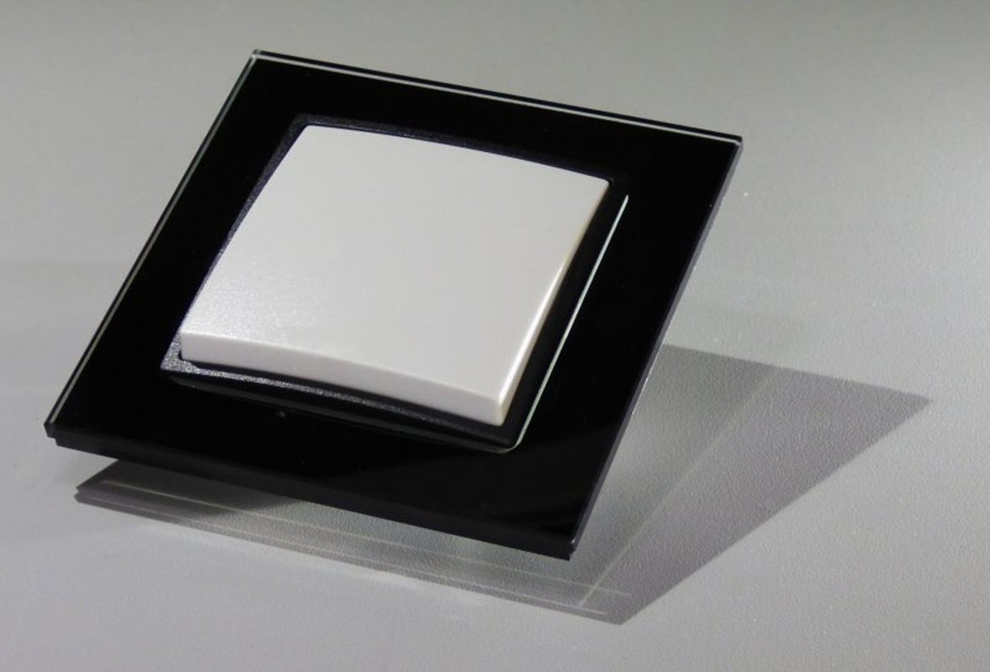 Lichtideen Schalter 7382 ABELKA Nuovo Glasschalter Serie weiß Taster Tausch Deckel (Taster, Schalter, Anennendose, Steckdose mit USB lieferbar) von Lichtideen