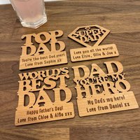 Personalisierte Eiche 4 X Untersetzer Set - Top Dad, Super My Hero & World's Best Dad Ideal Zum Vatertag von LovebyLaser