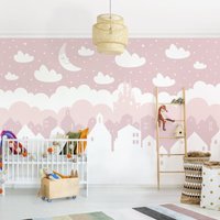 Vliestapete Kinderzimmer - Sternenhimmel mit Häusern und Mond in rosa - Fototapete Breit Größe HxB: 190cm x 288cm von MICASIA