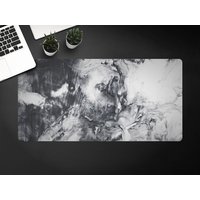 Schwarze Art Splash Schreibtischunterlage, Tastaturunterlage, Weiße Abstrakte Schreibtisch Schutzmatte von MajesticMats