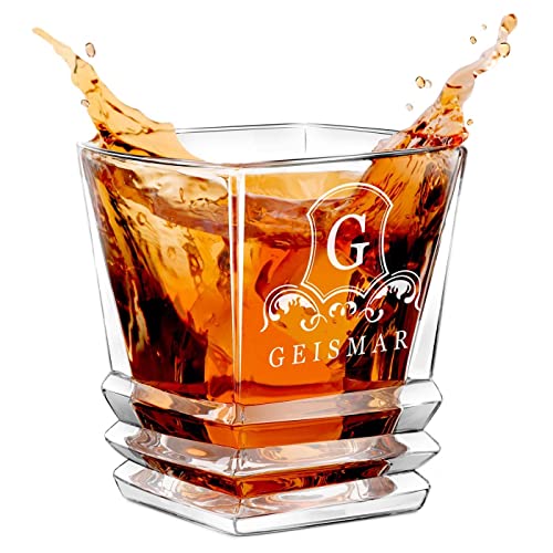 Maverton Whisky Glas mit Gravur 280 ml - Whiskyglas mit effektvollem Design - edles Kristallglas für Mann & Whiskygenießer - Bourbon Glas zum Geburtstag - zu Weihnachten - Verzierung von Maverton