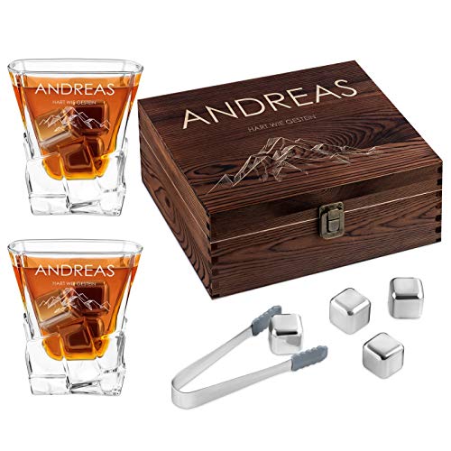 Maverton Whisky Steine Set - in Holzbox mit Gravur - 8 Eiswürfel + 2 Whisky Gläser - wiederverwendbar - aus Metall - Männergeschenke - Gebirge von Maverton