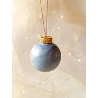 Mittlerer Ornament, Weihnachtsschmuck, Weihnachtskugel, Christbaumkugel, Christbaumschmuck, Weihnachtsgeschenk, Porzellan Ornament von Mistceramics