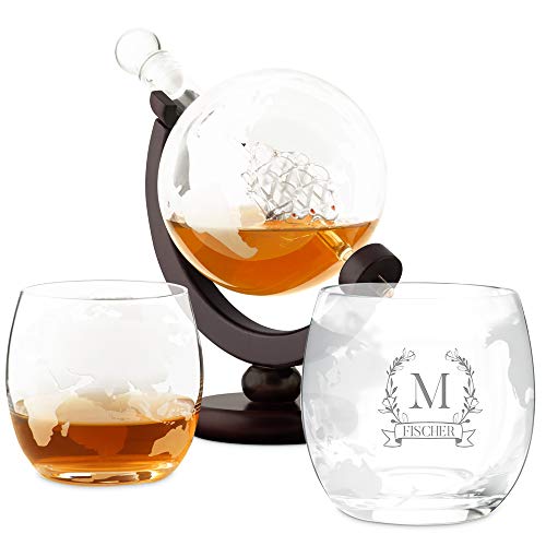 Maverton Whisky Karaffe mit Gravur - Globus mit Schiff, 850 ml - 2er Whiskygläser Set - Whisky Dekanter - personalisiert - Motiv von Maverton