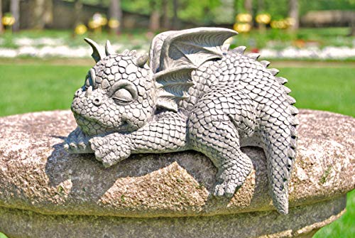 MystiCalls Gartenfigur Gartendrache - Modell liegt an Kante - Fantasy Figur Deko Drache süß von MystiCalls