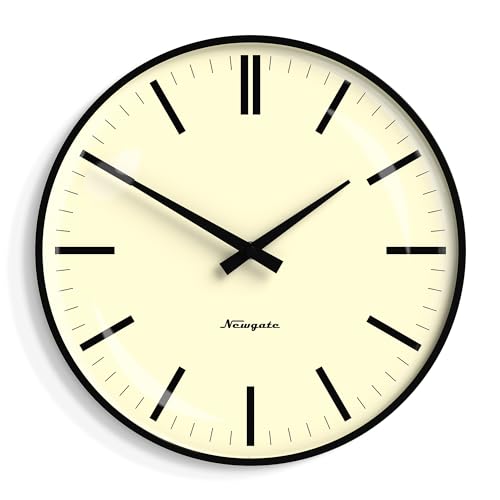 NEWGATE® Radio City Retro-Wanduhr Wanduhren – runde Uhr – Küchenuhr – Uhren für Wohnzimmer – Bürouhr – gewölbtes Glas – Metallgehäuse – mittelgroße Uhr – Markierungszifferblatt – Mattschwarz von NEWGATE
