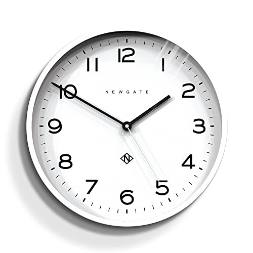 NEWGATE Number Three Echo Moderne Wanduhr Wanduhren – Runde Uhr – Küchenuhr – Uhren für Wohnzimmer – Bürouhr – Numerisches Zifferblatt (Puderweiß) von NEWGATE
