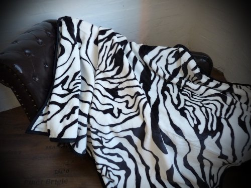 Natur-Fell-Shop Kuscheldecke Tagesdecke Decke Zebra - Design 160x200cm von Natur-Fell-Shop