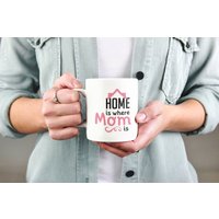 Home Is Where Mom Is, Lustiges Geschenk Für Mama, Mama Tasse, Lustige Neue Kaffeetasse, Muttertagsgeschenk, Beste Tasse von NuurGifts