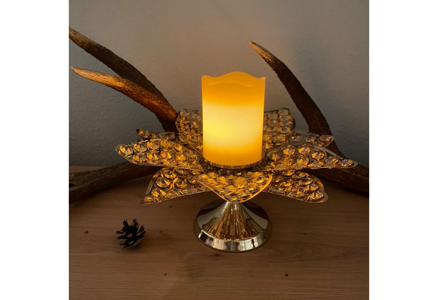 Online-Fuchs Kerzenständer Lotusblüte mit LED Kerze, Kerzenhalter aus Metall und Glaskristallen (in Roségold), LED-Kerze mit Timerfunktion von Online-Fuchs