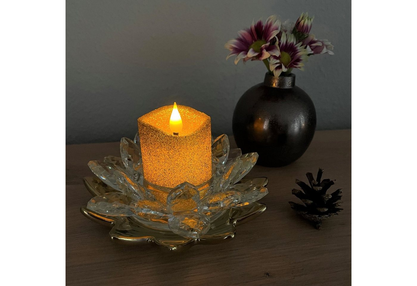 Online-Fuchs Kerzenständer in Lotusblüten-Optik aus Glas mit LED Kerze Votivkerze GOLD 545 (Kerze mit Glitzerüberzug), Kerzenhalter: 13 x 8 cm, Kerze: 5x4,7 cm, Teelichthalter von Online-Fuchs