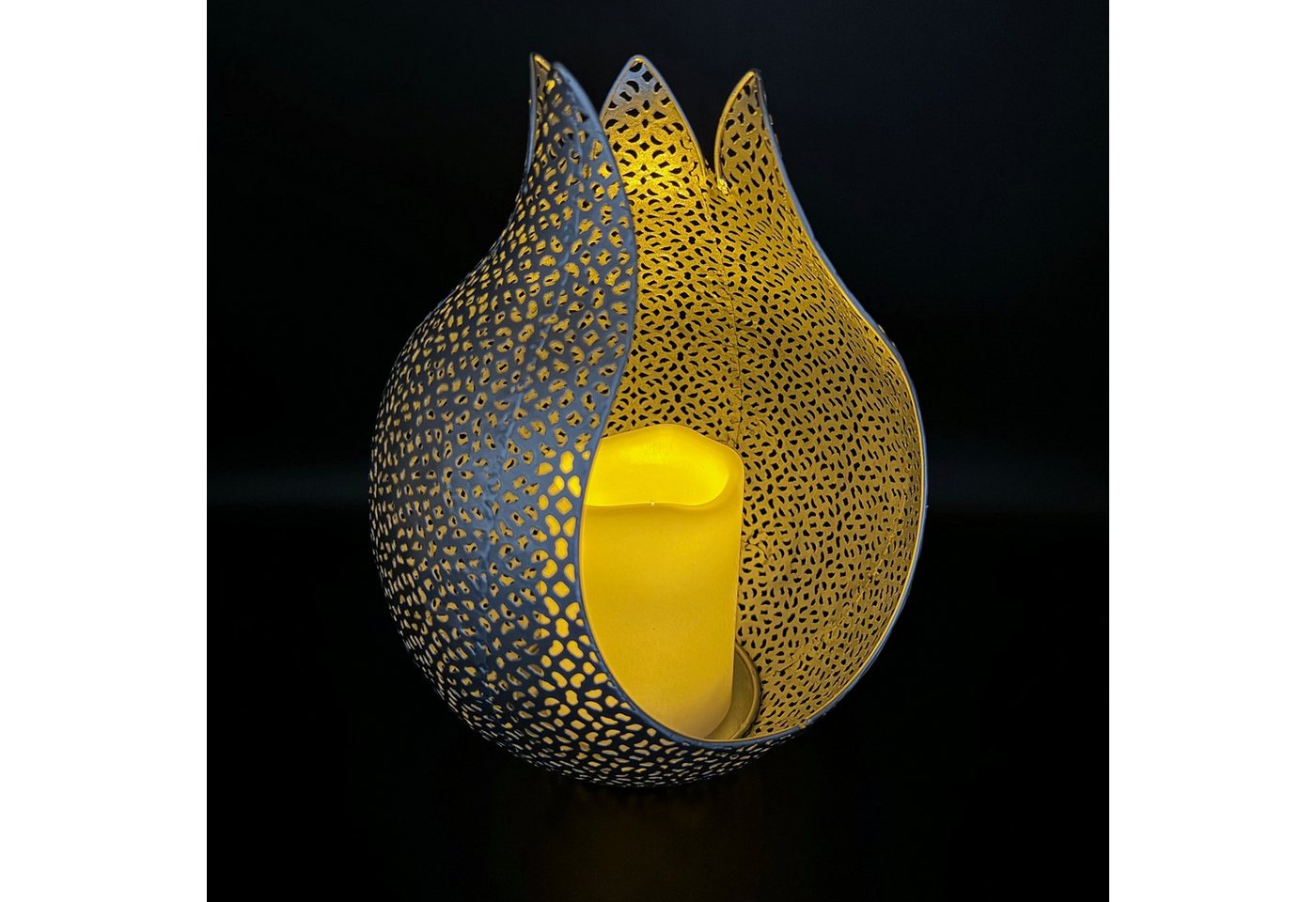 Online-Fuchs Windlicht aus Metall im orientalischen Blumenknospen-Design - Kerzenhalter (Silber oder Gold wählbar), inkl. LED-Kerze mit Timerfunktion von Online-Fuchs