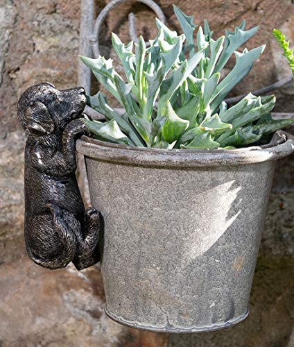 Pot Buddies Handgefertigte Labrador-Figur Pflanztopf Aufhänger – Dekorative hängende Gartendekoration – Blumen-Übertopf Figur von Potty Feet