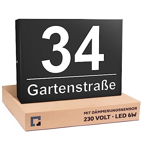 30x40cm 230V Strom Große Hausnummer Beleuchtet Led aus Aluminium mit Dämmerungssensor, Schwarz, Gravur Straßenname Personalisiert, Energieeffiziente A+++ 6W von PRINTIMA von PRINTIMA