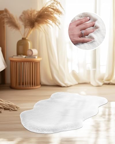 Qiyano Hochflor Teppich Fell-Form für Wohnzimmer aus Kunstfell weich Flauschteppich Fellimitat Flauschiger Soft Shaggy, Fellteppich (Imitat) Farbe: Weiß, Größe: 60 x 90 cm Sheepskin von Qiyano