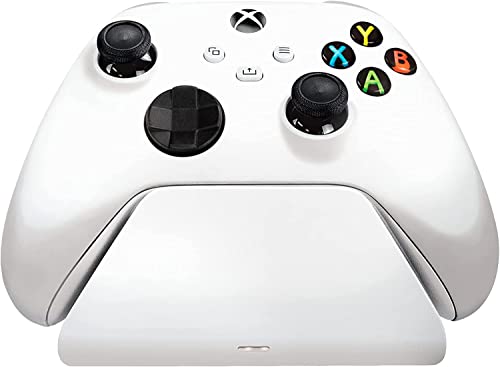 Razer Universelle Schnellladestation - Schnellladegerät für Xbox-Controller (Universelle Kompatibilität, Magnetkontaktsystem, Passend zu jedem Xbox-Controller) Robot White von Razer