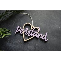 Portland Heart Christmas Ornament - Wähle Deine Farbe | Weihnachtsschmuck Geschenk Zur Wohnungserwärmung Weihnachtsgeschenk Herz von ReadyGo