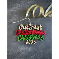 Wählen Sie Ihr Jahr, Phrase Und Farben | Our/My First Chattanooga Weihnachtsschmuck Christbaumkugel Einweihungsparty Geschenk Weihnachtsgeschenk von ReadyGo