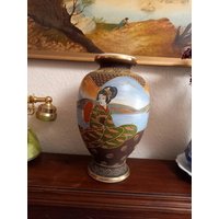 Große Antike Satsuma Moriage Geisha-Vase von RelicVintageUK