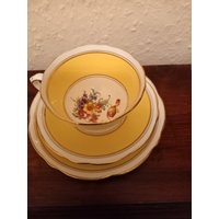Vintage Gelbe Blumen Lawley's Regent Phillips Teetasse Untertasse Kuchenteller Set von RelicVintageUK