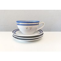 Vintage Kaffee - Oder Teetasse Und Untertasse Aus Feinem Porzellan Von Jager Mit Blau-Goldenem Rand Initialen Eg in Gold von SRSantander