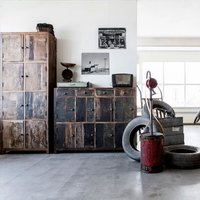 Schrank Kommode Schließfach Aus Altholz Mit 8 Türen, Vintage Holz, Wohnzimmer Möbel Recyceltem Holz von STUFFLoft