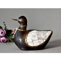 Vintage Ente Aus Holz Mit Perlmutt Wohnkultur Tischdekoration Decor Figur von SekulidisAntiques