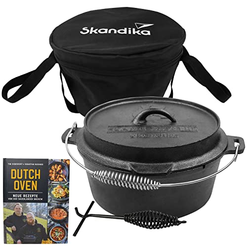 Skandika Dutch Oven Flame Master 7,1 L | Gusseisen Topf zum Kochen, inkl. Rezeptbuch der Sauerländer BBCrew, bereits eingebrannt, ohne Füße, Deckelheber, Tragetasche | Feuertopf für Grillen, Camping von Skandika