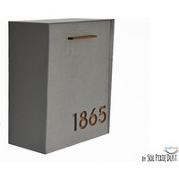 Briefkasten Mit Betonfront | Tür, Aluminiumkörper Und Holzlack-Nummern, Individueller Briefkasten, Modernes Design An Der Wand Montierter Mailnest von SolPixieDust