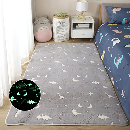 Leuchtend Kinderteppich Wohnzimmer Dekorative rutschfest Spielmatte Schlafzimmer Zuhause Kindergarten Kinderzimmer Teppiche, 3D Mond,Universum,Stern,Dinosaurier Motiv (Dinosaurier,140×200 cm) von Stillshine.