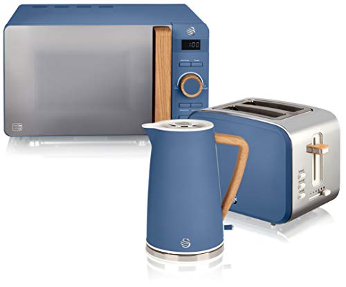 Swan Nordic Frühstücksset, Wasserkocher, 1,7 l, 2200 W, Breitschlitz-Toaster 2 Scheiben, digitale Mikrowelle 20 l, modernes Design, Holzoptik, Blau matt von Swan