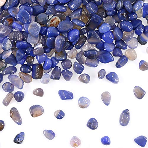 Swpeet 0.5 kg marineblauer Achat Bulk Stein große Edelsteine zerkleinert Stücke 0.9,1.3 cm Trommelsteinspäne zerkleinert natürlicher Kristallquarz perfekt für Schmuckherstellung Heimdekoration (blau) von Swpeet