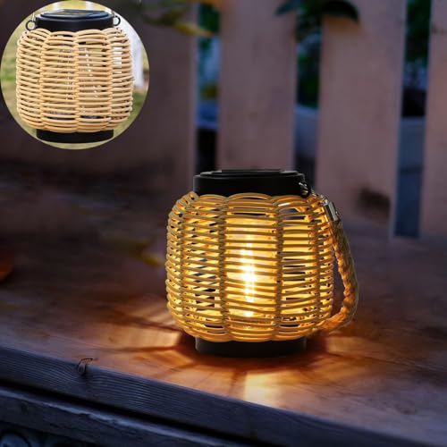 Außen Solar Laterne Boho Rattan Lampenschirm Hängelampe IP44 Wasserdicht Garten Solarlampe Pendelleuchte mit LED Glühbirne Gartenleuchten für Patio Terrasse Balkon Hof Pavillon Deko Hängeleuchte von TRUYOK