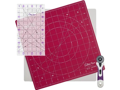 The Quilted Bear 12" x 12" Selbstheilende, rotierende Schneidematte mit rutschfestem 6,5" x 12" Quilting & Sewing Lineal & 45mm ergonomischem Soft Grip Rotary Cutter - Rosa von The Quilted Bear