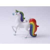 Weißes Einhorn, Regenbogen Haar, Bemalt, Hängefigur, Ornament, Weihnachten, Urlaub, Dekor, Vintage, Sammlerstück, ~ 20-01-1100 von TheEccentricEye